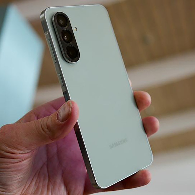 گوشی موبایل سامسونگ مدل Galaxy A56 دو سیم کارت ظرفیت 128 گیگابایت و رم 8 گیگابایت - ویتنام - به همراه شارژر 25 وات سامسونگ