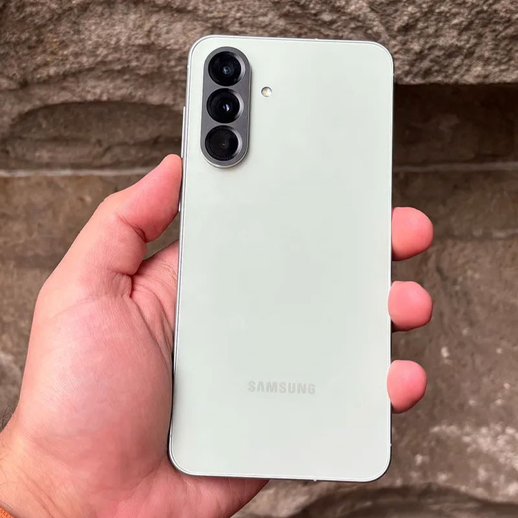 گوشی موبایل سامسونگ مدل Galaxy A56 دو سیم کارت ظرفیت 256 گیگابایت و رم 8 گیگابایت - به همراه شارژر 25 وات سامسونگ