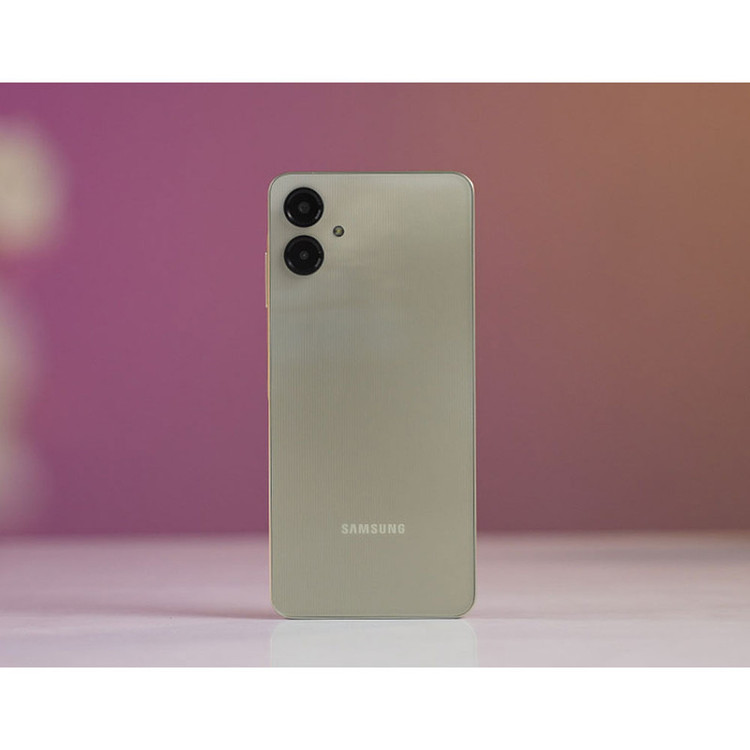 گوشی موبایل سامسونگ مدل Galaxy A06 5G دو سیم کارت 128 گیگابایت و رم 4 گیگابایت به همراه شارژر 25 وات سامسونگ