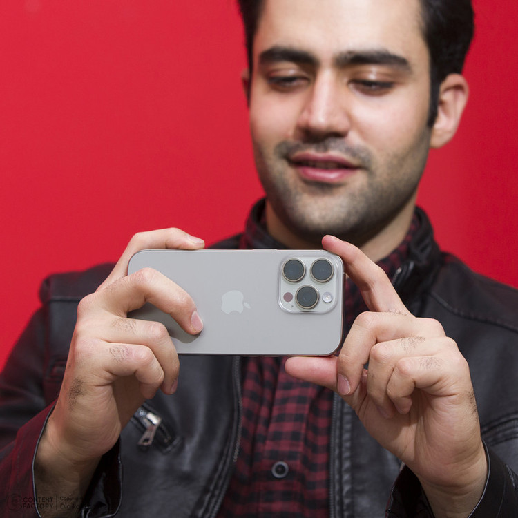 گوشی موبایل اپل مدل iPhone 16 Pro ZAA دو سیم کارت ظرفیت 1 ترابایت و رم 8 گیگابایت