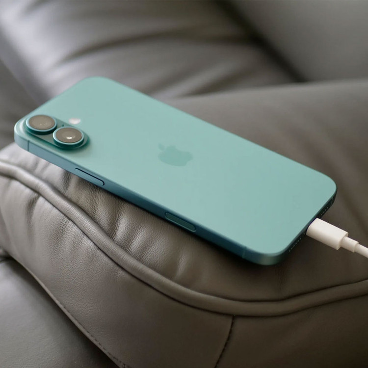 گوشی موبایل اپل مدل iPhone 16 Plus CH دو سیم کارت ظرفیت 512 گیگابایت و رم 8 گیگابایت - به همراه شارژر